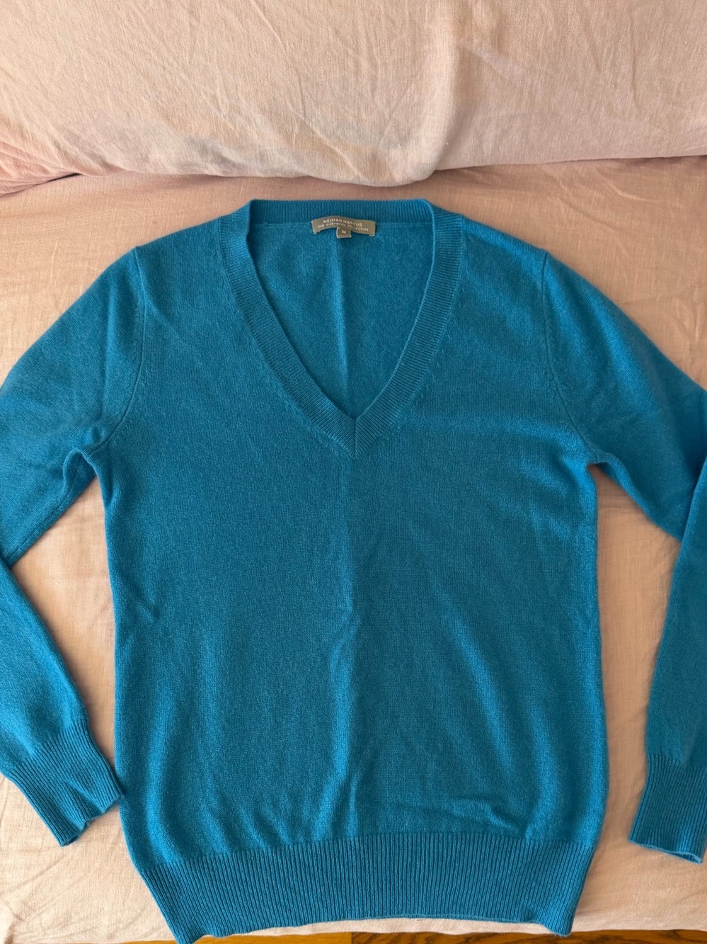 Neiman Marcus Cashmere Collection Blue V-Neck Sweater M